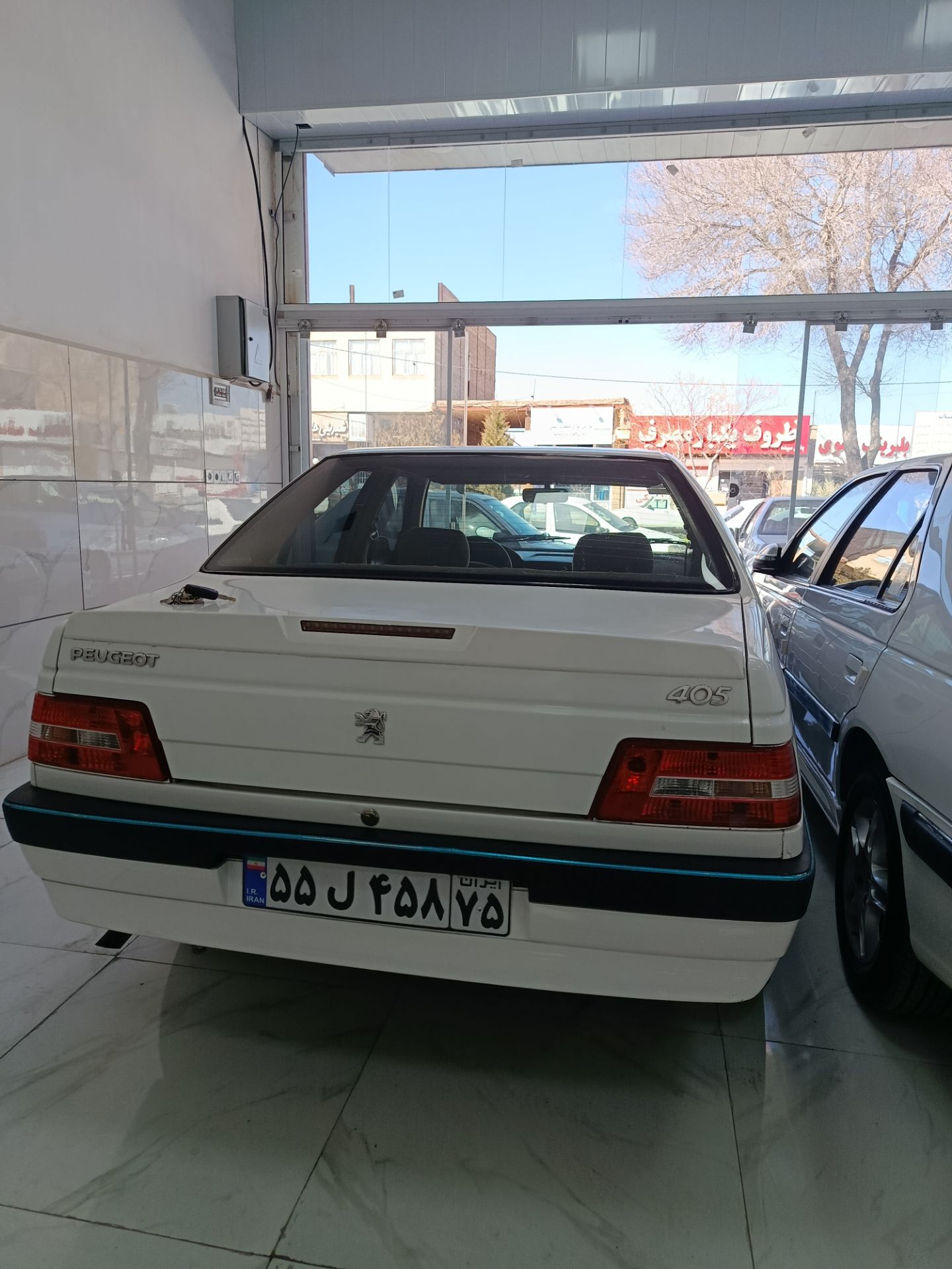 پژو 405 SLX  سفید مدل 94 کم کارکرد